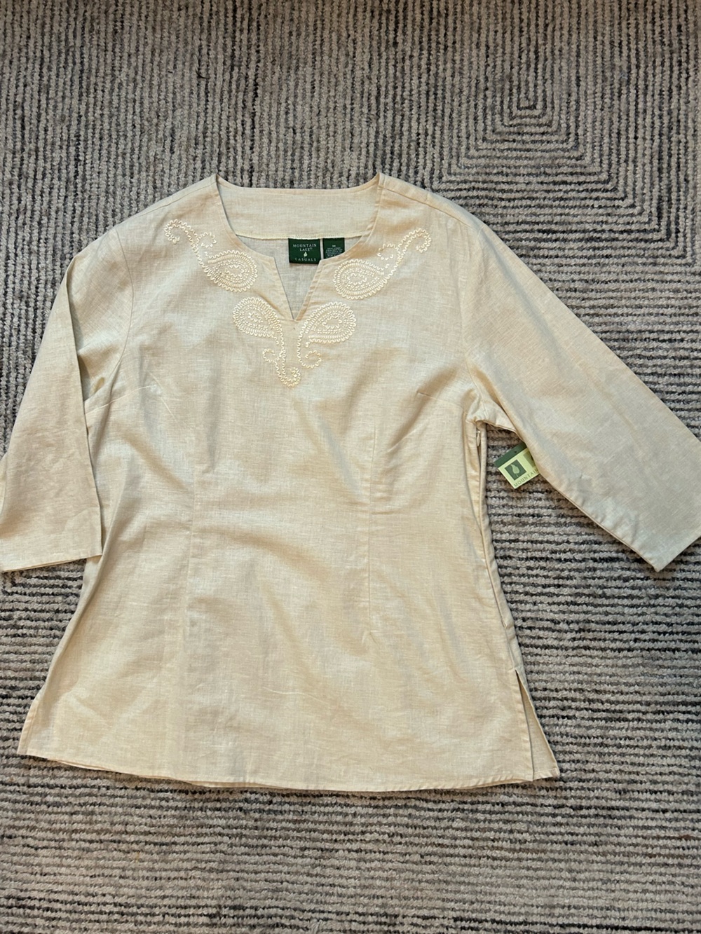 Mountain Lake Casuals Ivory Linen Blend Embroidered Paisley Tunic Blouse Medium